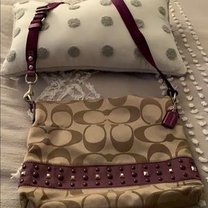 Super cute Coach crossbody purse